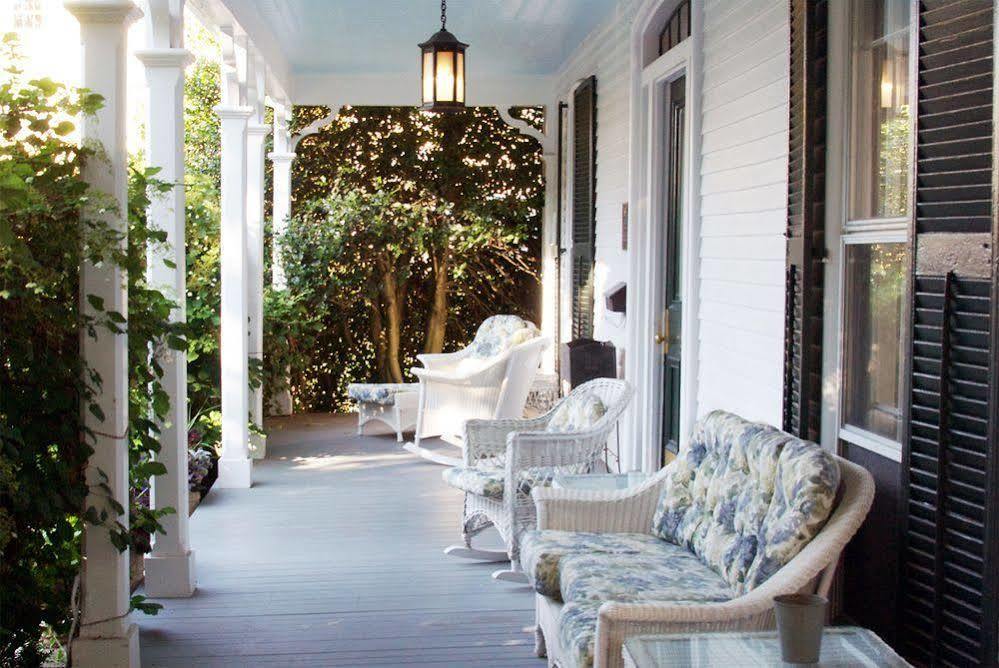 La Farge Perry House Bed & Breakfast Newport Exterior photo